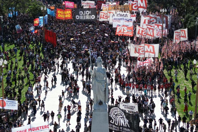 Argentinian protest organisers will have to cover security costs, government says