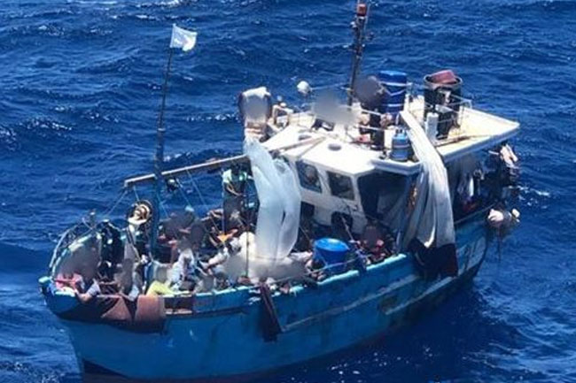 14 Sri Lankans who attempted to illegally enter Runion Island repatriated 