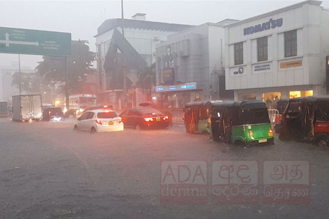 Heavy traffic as Armour Street inundated