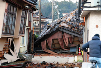 Tsunami warnings lifted in Japan as quakes death toll rises to 30