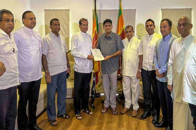 Former UPFA MP Dayasritha Tissera joins SJB