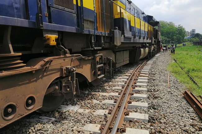 Train operations on Puttalam Line delayed due to derailment