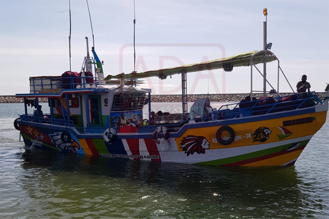  Somali pirates abduct Sri Lankan fishing trawler with 6 crew members