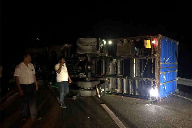 Container truck topples on Southern Expressway, disrupting traffic