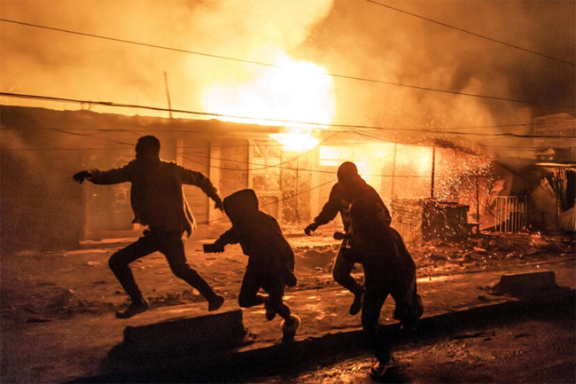 Nairobi fire: Huge gas blast in Kenyan capital kills 2, injures hundreds