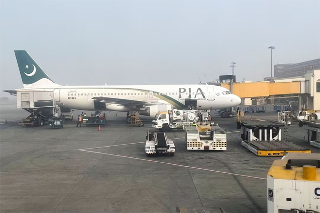 Ahead of election, Pakistan seals plan to sell national airline