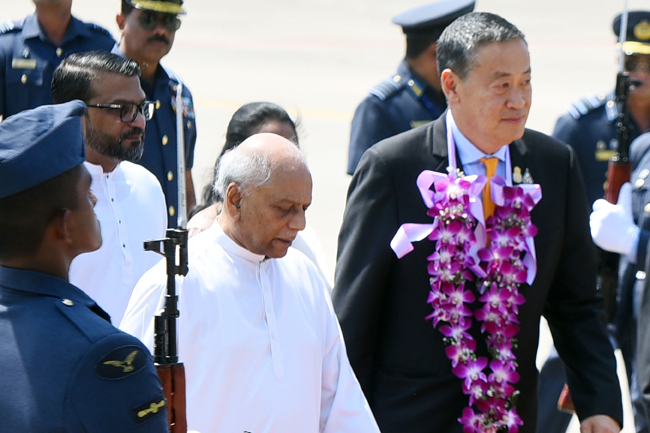 Thai Prime Minister arrives in Sri Lanka