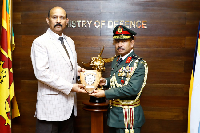 Chief of Maldivian Defence Force keen on bolstering defence cooperation with Sri Lanka
