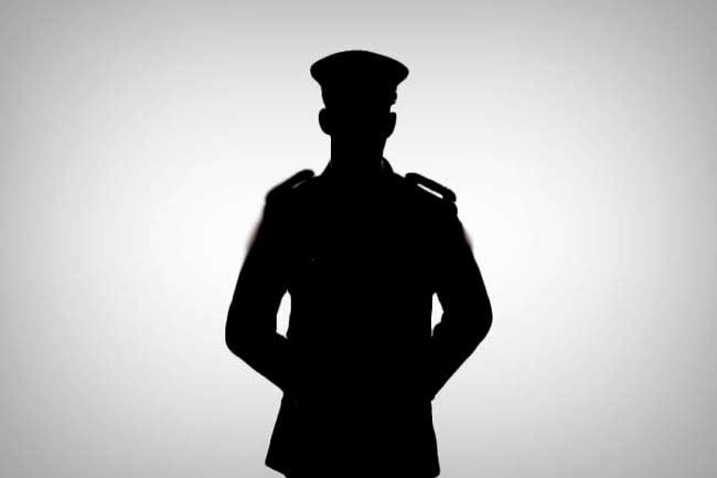 Police officer shoots himself dead near court in Matara
