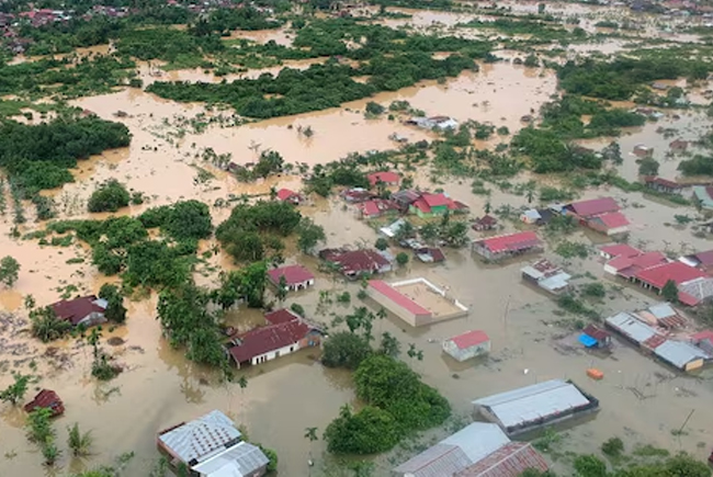 At least 19 dead and 7 missing as landslide and flash floods hit Indonesias Sumatra island