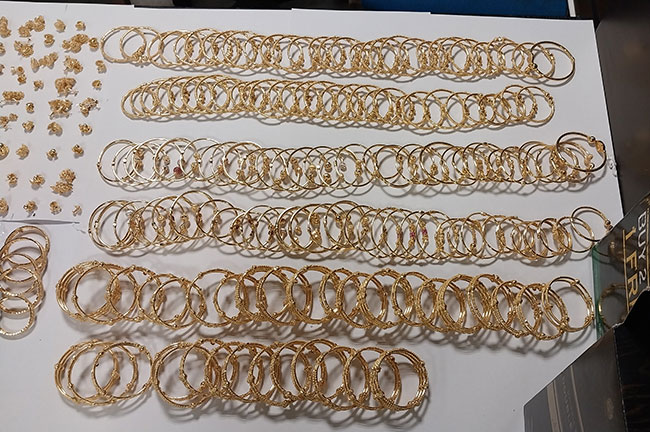 Gold jewellery worth over Rs. 100 million seized at BIA