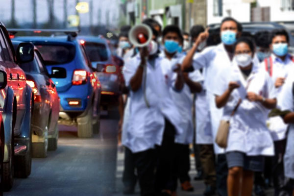 Road blocked in Colombo due to medical students protest