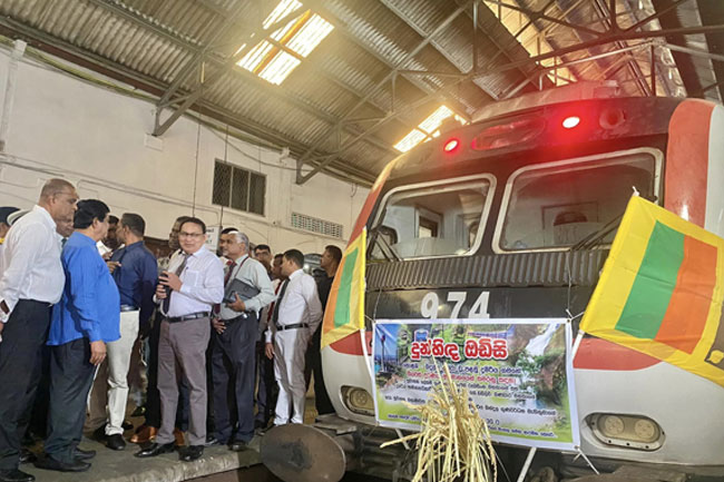 Dunhinda Odyssey special luxury tourist train inaugurated 