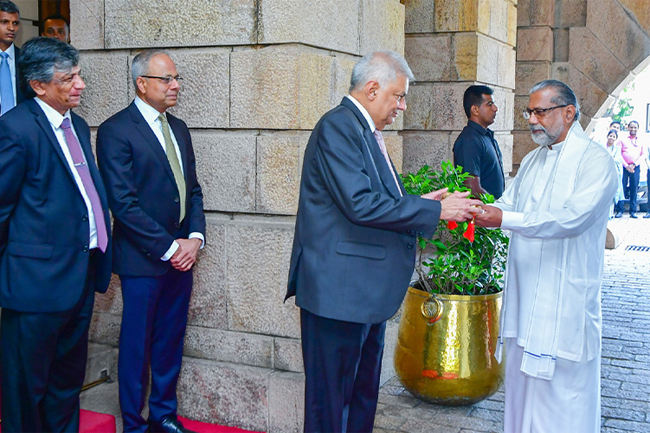 Avurudu Nekath Seettuwa presented to President Ranil