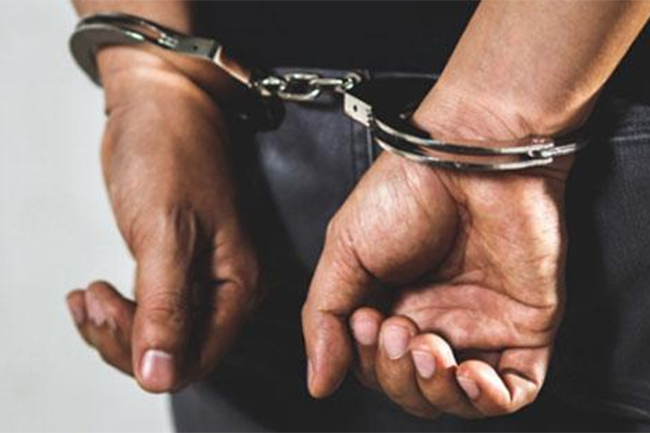 Four including naval officers nabbed with Ice worth Rs. 7.5mn
