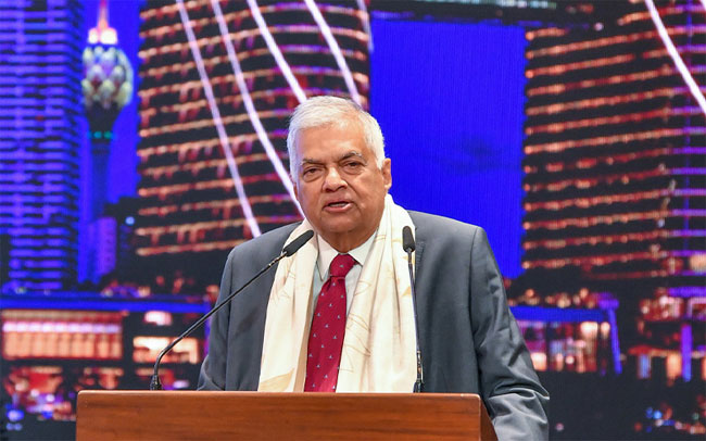 President reveals govts plans for turning Colombo into tourist destination