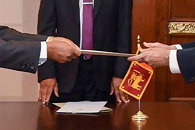 New governors of Southern and North Western provinces sworn in