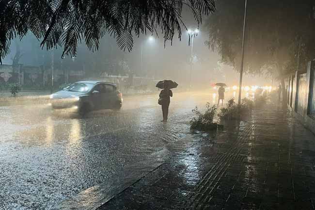 Heavy showers about 100 mm expected today