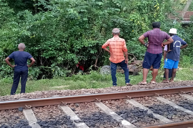 One dead, another injured as train hits hand tractor 