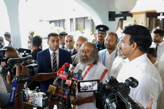 Gurudev Sri Sri Ravi Shankar arrives in Sri Lanka