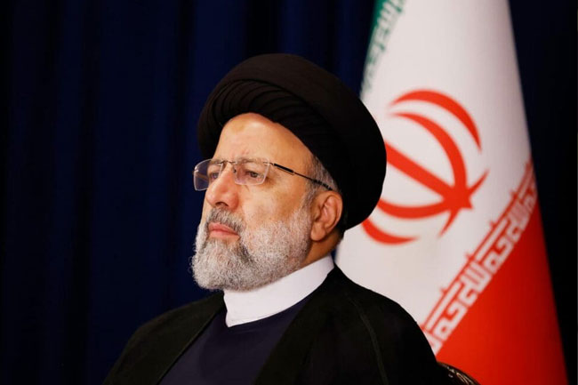 Iranian President and FMs lives at risk following helicopter crash - official