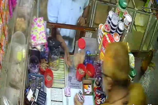 Four arrested for robbing store at gunpoint in Galle