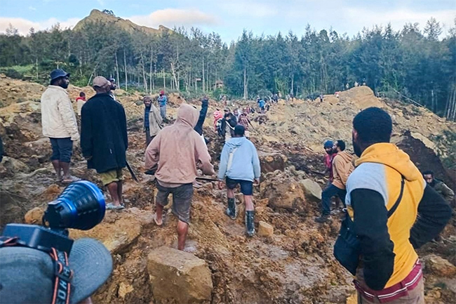 Hundreds feared dead after landslide hits remote Papua New Guinea village