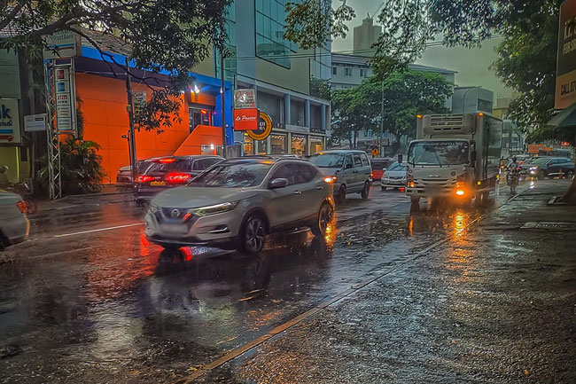 Several roads in Colombo closed for traffic tonight due to bad weather