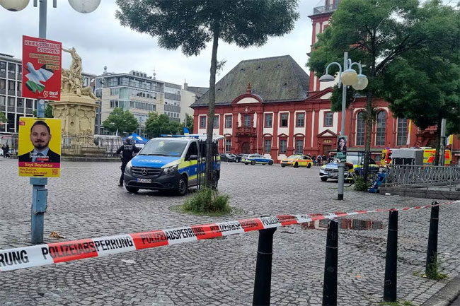 Mannheim attack: Several people hurt in stabbing in German city