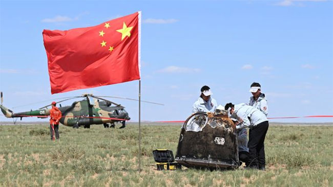 China space probe returns with rare Moon rocks