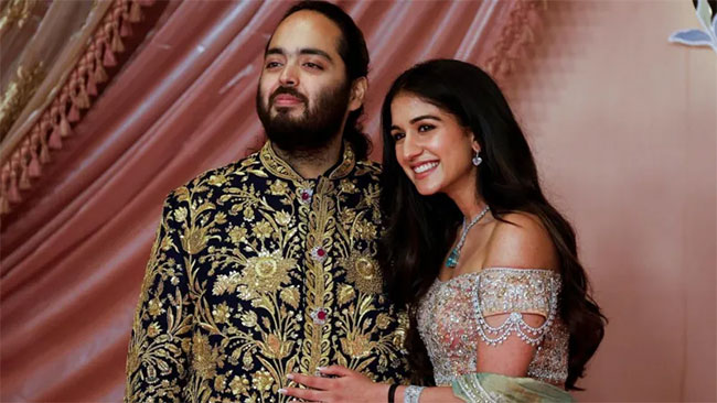 Preparations underway for lavish wedding of Indian billionaires son