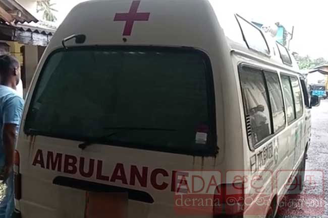 One dead, 5 injured as vehicle crashes into tree in Welikanda