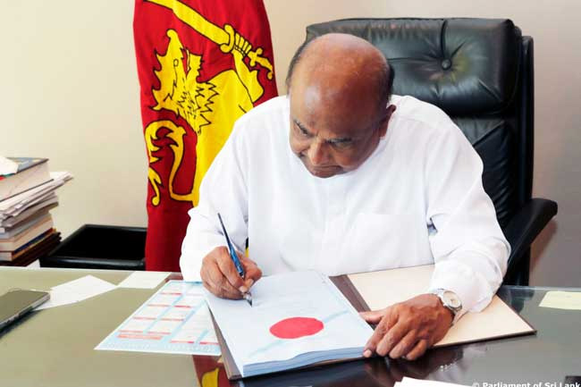 Speaker endorses certificate on Sri Lanka Telecom Amendment Bill 