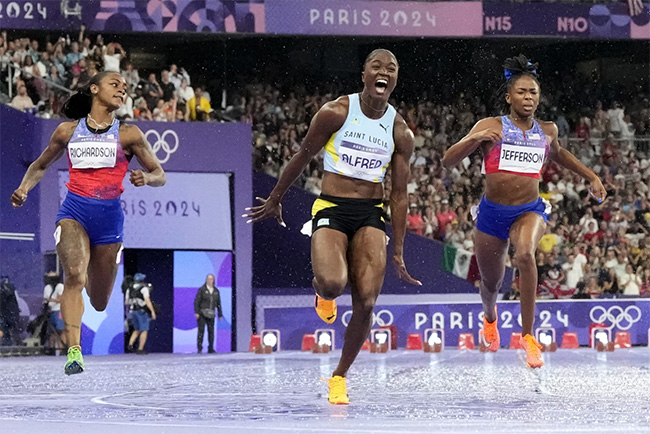 Julien Alfred stuns ShaCarri Richardson in 100m to win St. Lucias 1st Olympic gold