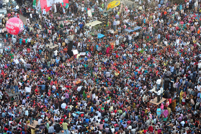 Bangladesh protesters demand PMs resignation: 23 killed, nearly 200 injured as protests turn deadly