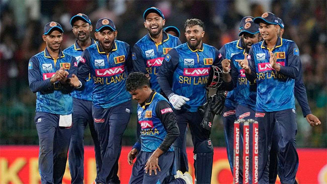 Sri Lanka beat India by 32 runs to take lead in ODI series