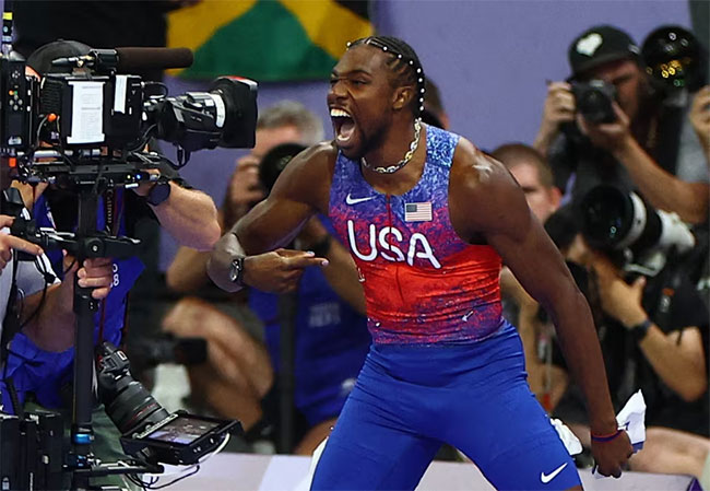 Noah Lyles wins 100m gold by five thousandths of a second