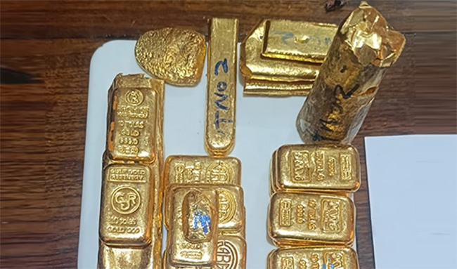 Navy recovers over 4.7kg of gold from bottom of Thorayadi Lagoon 