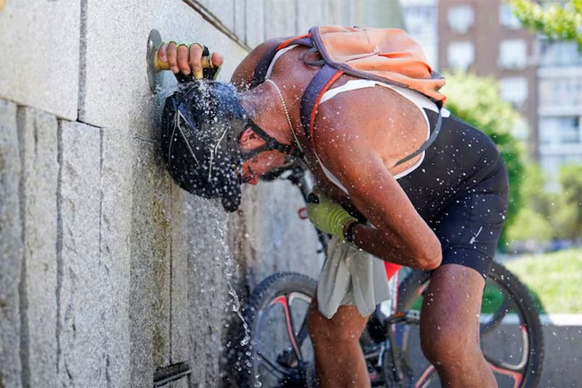 More than 47,000 people died in Europe last year due to heat, report says