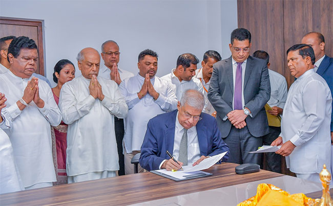 Ranil Wickremesinghe signs nominations for Presidential Election