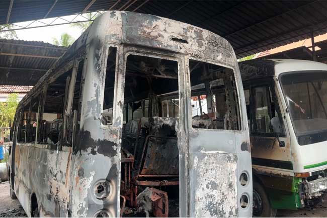 Four buses torched in Wennappuwa