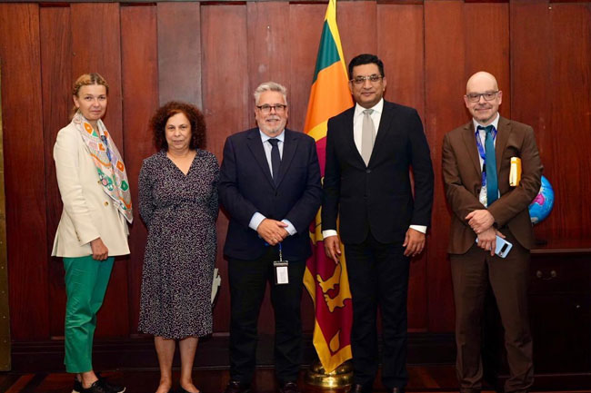 Foreign Minister welcomes EU election observation delegation in Colombo