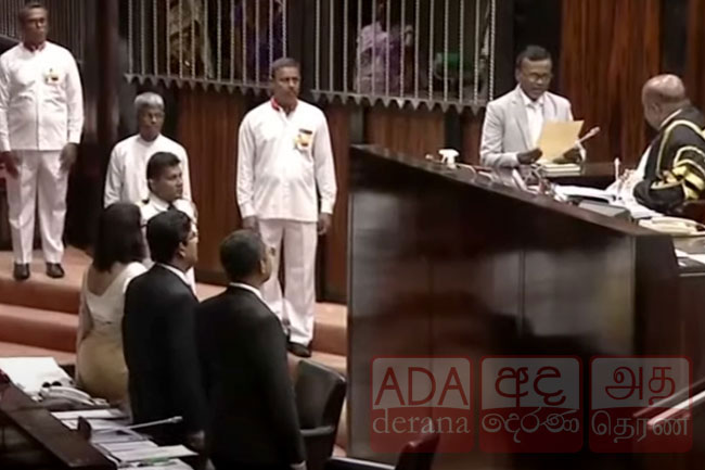 Karunarathna Paranawithana sworn in as Member of Parliament