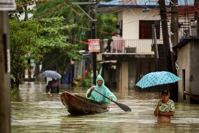 Super Typhoon Yagi heads for southern China, shutting schools and cancelling flights