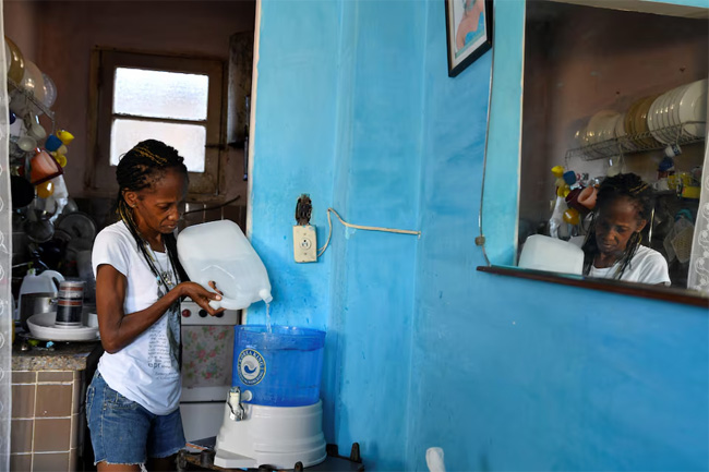 Hundreds of thousands in Cuba without water