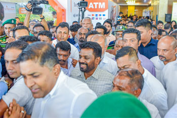 President attends Colombo International Book Fair...