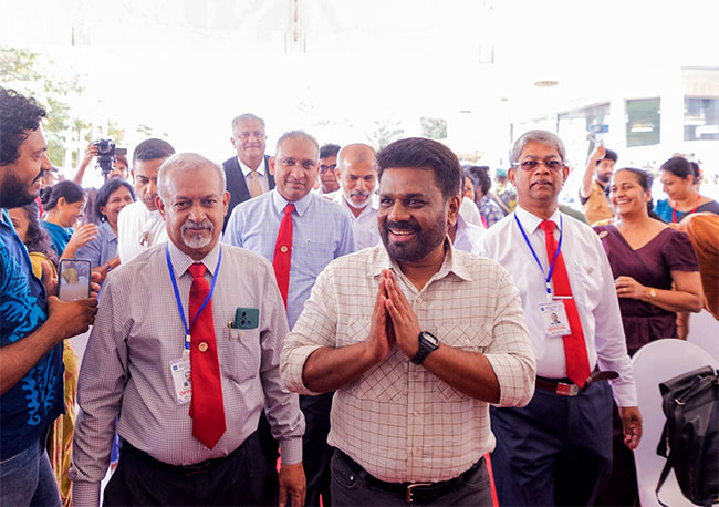 President attends the Colombo International Book Fair