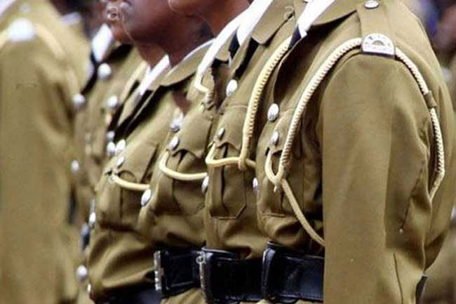 Three prison officers interdicted after inmates escape