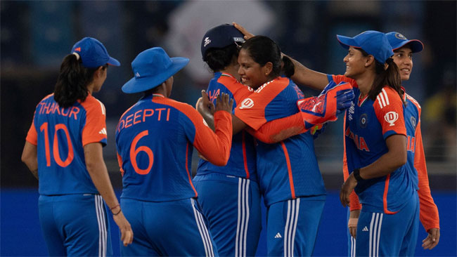 Womens T20 WC: Dominant India boost semi-final hopes and eliminate Sri Lanka