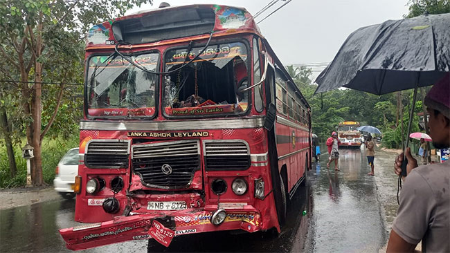 18 injured after two buses collide on Colombo-Kandy road